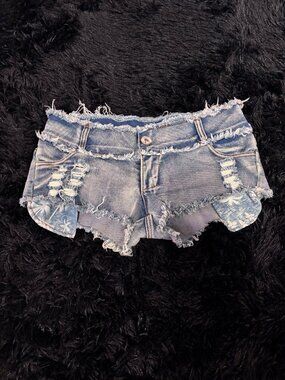 Light Wash Frayed Low Rise Micro Denim Booty Shorts XS/S Tropical Pockets